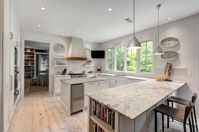 3922 Cotswold Street, Houston, TX 77009