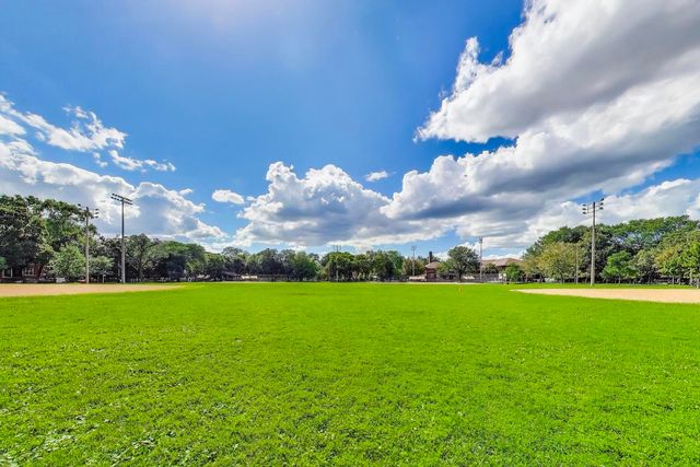 3009 N Damen Avenue 2, Chicago, IL 60618