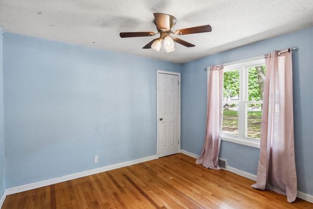 881 Roosevelt Ave, Springfield, MA 01109