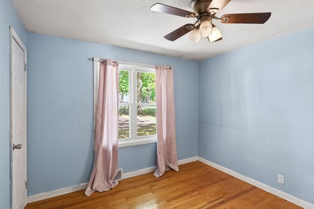 881 Roosevelt Ave, Springfield, MA 01109