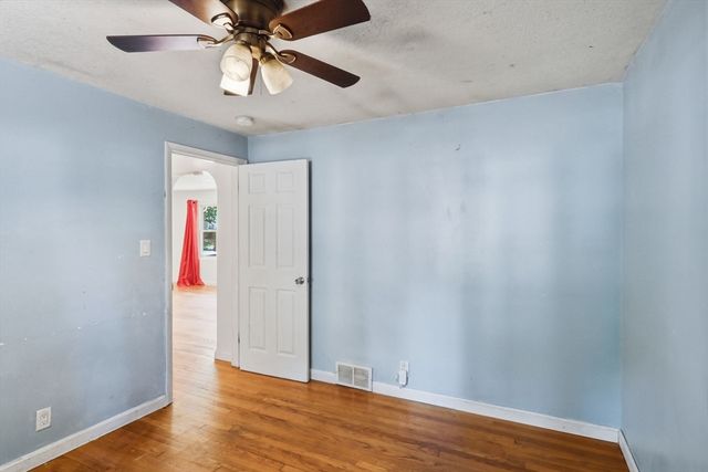 881 Roosevelt Ave, Springfield, MA 01109