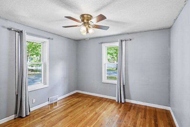 881 Roosevelt Ave, Springfield, MA 01109