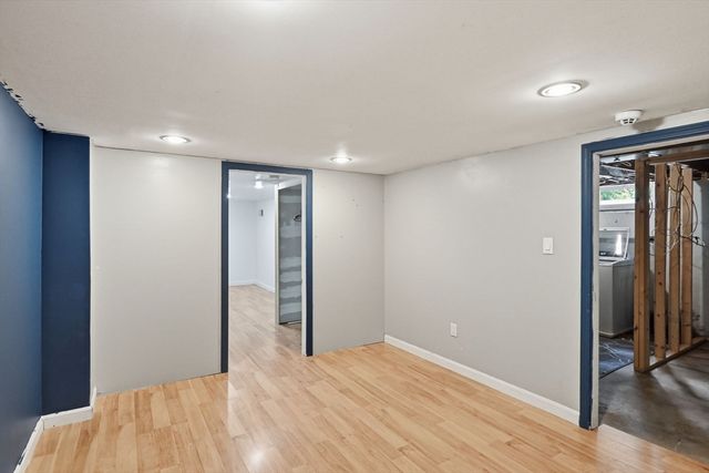 881 Roosevelt Ave, Springfield, MA 01109