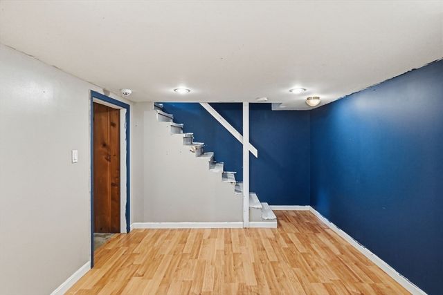 881 Roosevelt Ave, Springfield, MA 01109