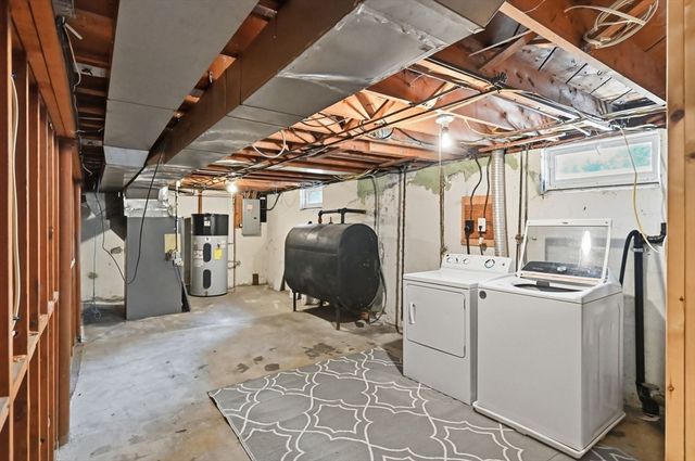 881 Roosevelt Ave, Springfield, MA 01109