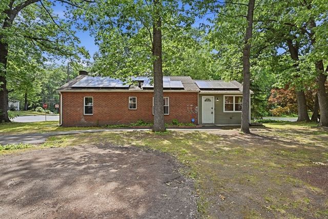 881 Roosevelt Ave, Springfield, MA 01109