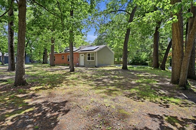 881 Roosevelt Ave, Springfield, MA 01109