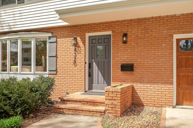 4320 Browndale Avenue, Saint Louis Park, MN 55424