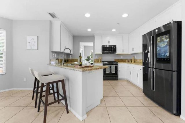 209 Journeys End, Vista, CA 92083