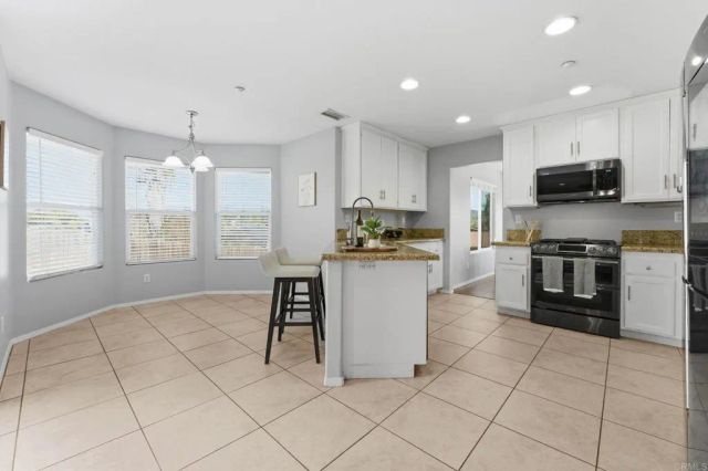 209 Journeys End, Vista, CA 92083