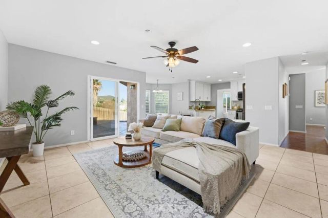 209 Journeys End, Vista, CA 92083