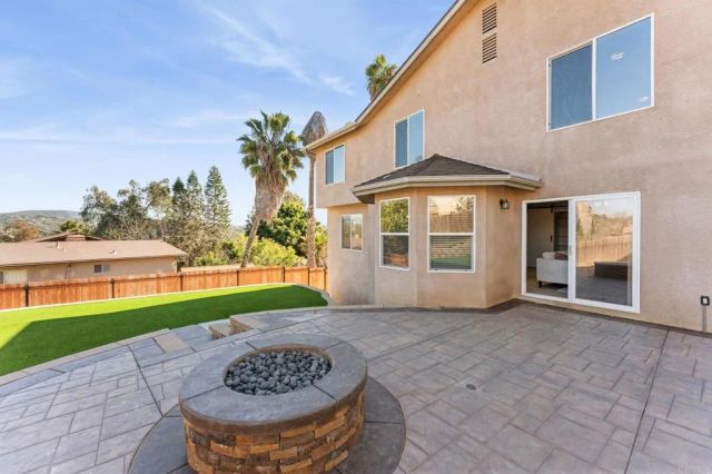 209 Journeys End, Vista, CA 92083