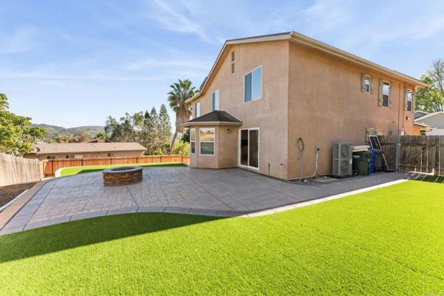 209 Journeys End, Vista, CA 92083