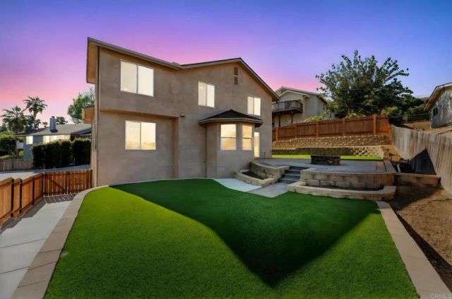 209 Journeys End, Vista, CA 92083