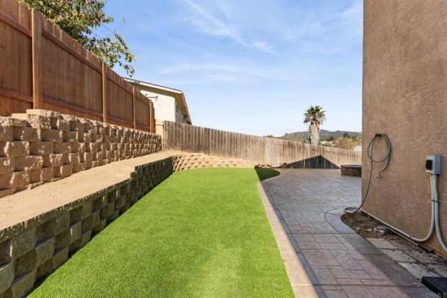 209 Journeys End, Vista, CA 92083