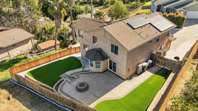 209 Journeys End, Vista, CA 92083