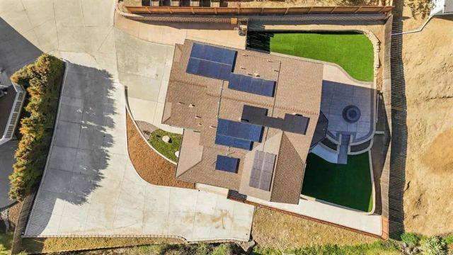 209 Journeys End, Vista, CA 92083