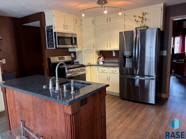 2115 S 4th Ave Avenue, Sioux Falls, SD 57105