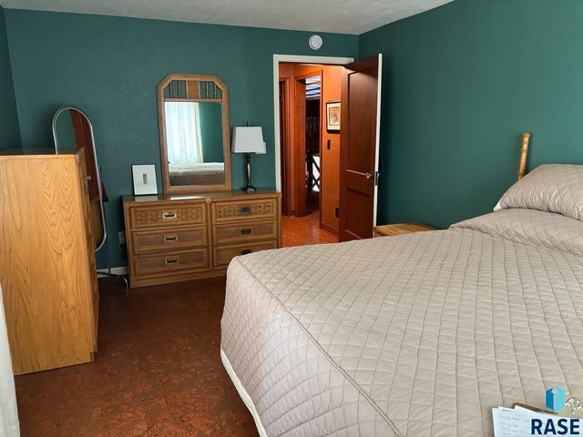 2115 S 4th Ave Avenue, Sioux Falls, SD 57105