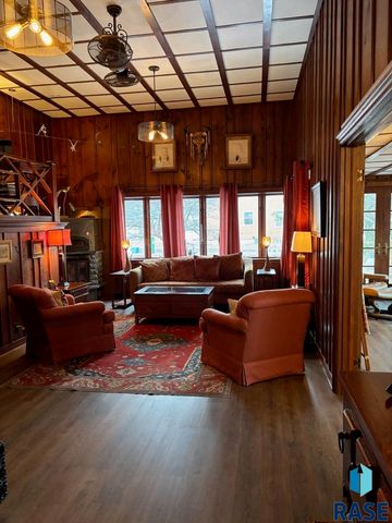 2115 S 4th Ave Avenue, Sioux Falls, SD 57105