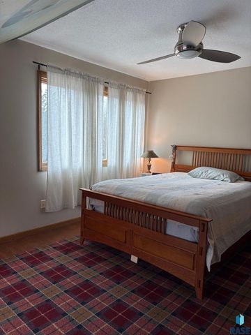 2115 S 4th Ave Avenue, Sioux Falls, SD 57105