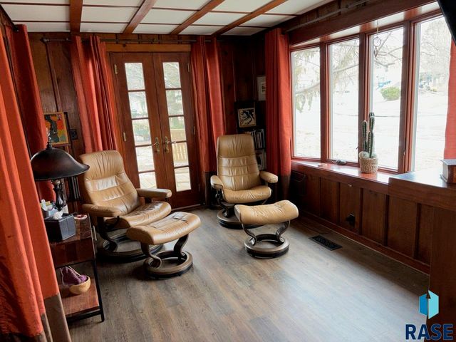 2115 S 4th Ave Avenue, Sioux Falls, SD 57105