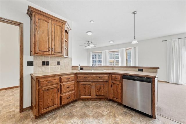 3904 SW Briarwood Oaks Drive, Blue Springs, MO 64015