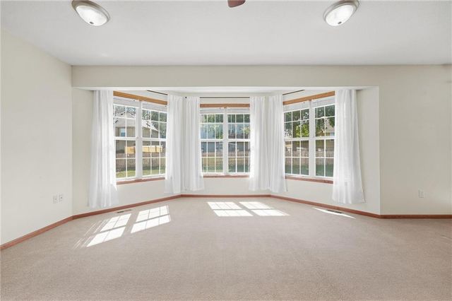 3904 SW Briarwood Oaks Drive, Blue Springs, MO 64015