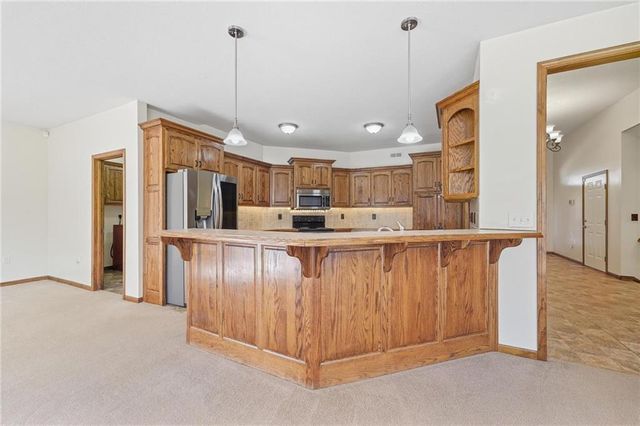 3904 SW Briarwood Oaks Drive, Blue Springs, MO 64015