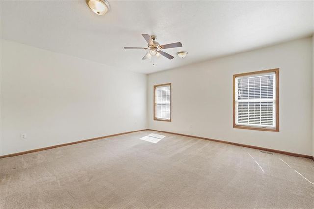 3904 SW Briarwood Oaks Drive, Blue Springs, MO 64015