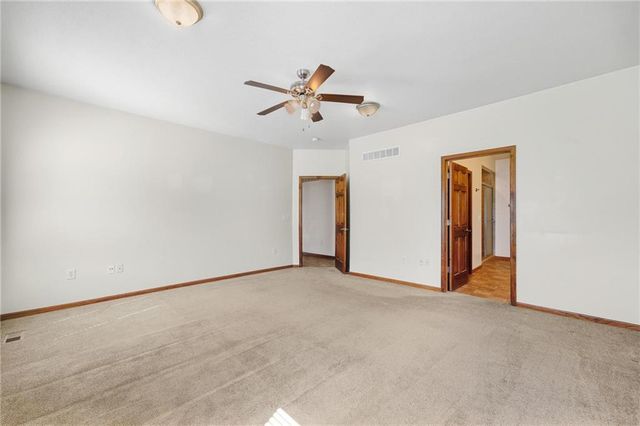 3904 SW Briarwood Oaks Drive, Blue Springs, MO 64015