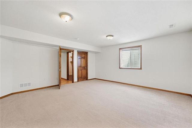 3904 SW Briarwood Oaks Drive, Blue Springs, MO 64015