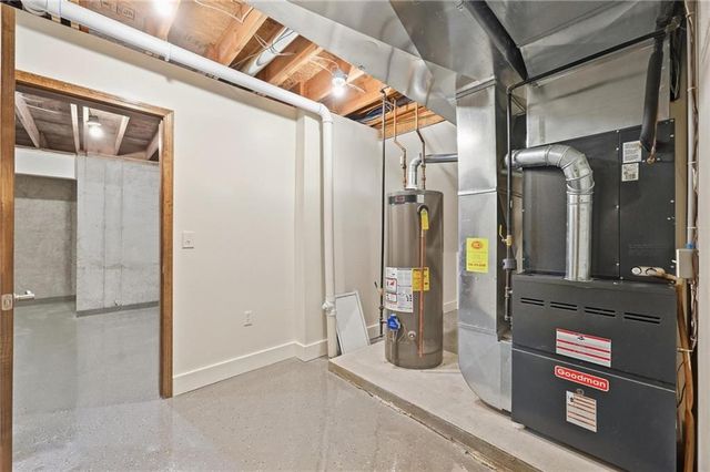 3904 SW Briarwood Oaks Drive, Blue Springs, MO 64015