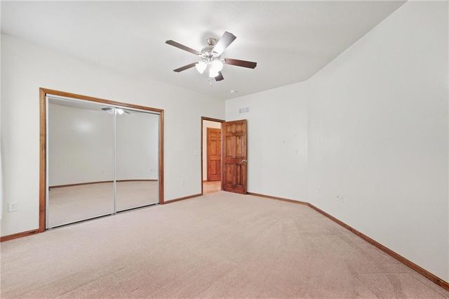 3904 SW Briarwood Oaks Drive, Blue Springs, MO 64015