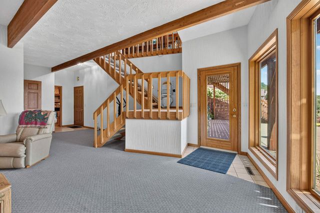 3113 W Canal Shore Drive, Leclaire, IA 52753
