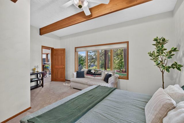 3113 W Canal Shore Drive, Leclaire, IA 52753