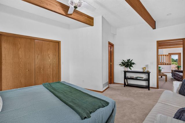 3113 W Canal Shore Drive, Leclaire, IA 52753