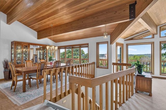 3113 W Canal Shore Drive, Leclaire, IA 52753
