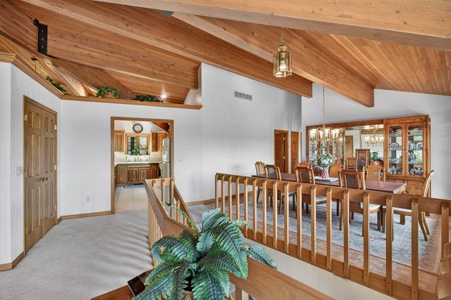 3113 W Canal Shore Drive, Leclaire, IA 52753