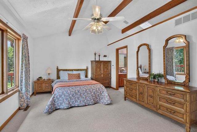 3113 W Canal Shore Drive, Leclaire, IA 52753