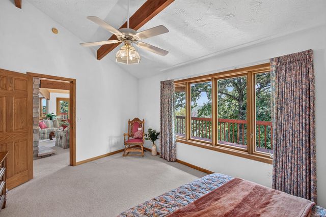 3113 W Canal Shore Drive, Leclaire, IA 52753