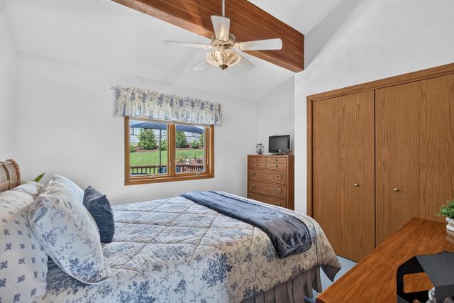 3113 W Canal Shore Drive, Leclaire, IA 52753