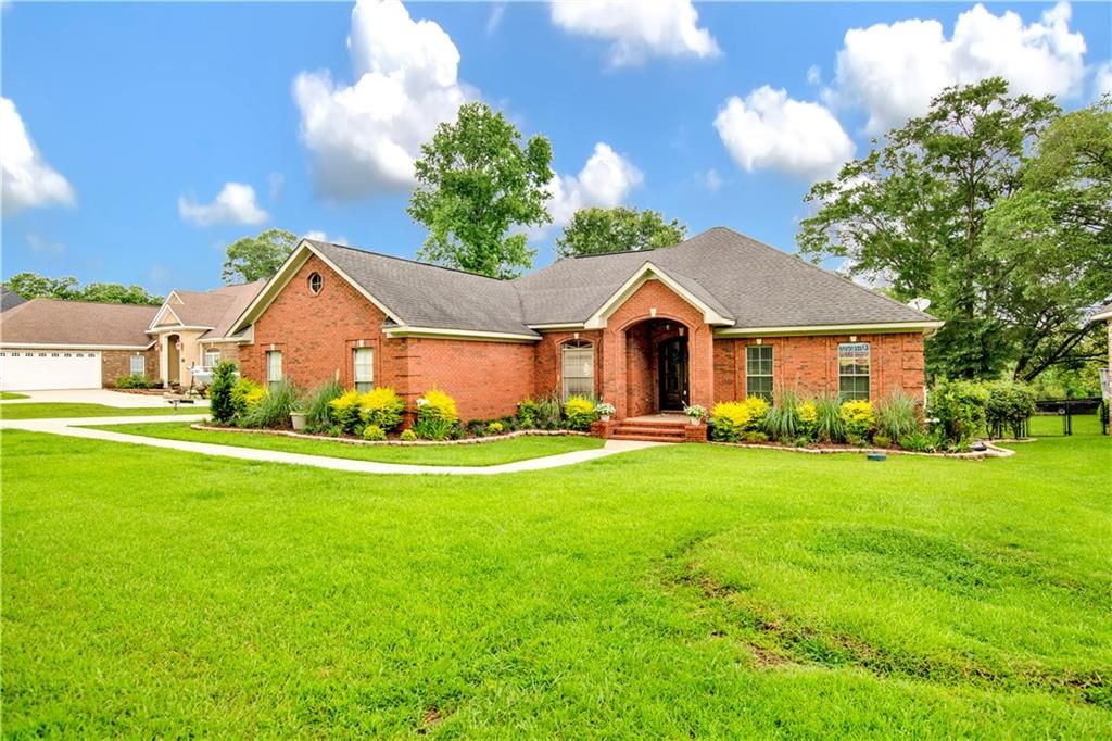 8806 Belmont Park Drive, Theodore, AL 36582