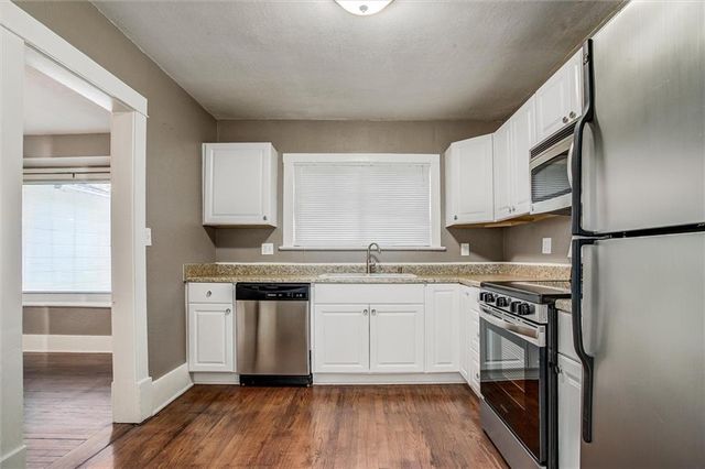 1416 W College Street, Independence, MO 64050