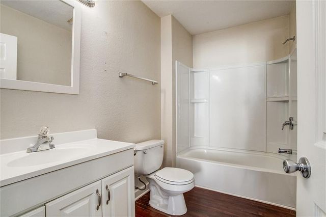 1416 W College Street, Independence, MO 64050