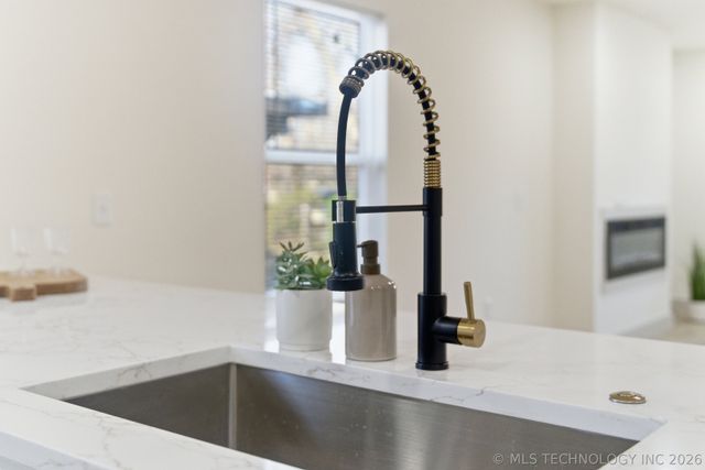 2814 N St Louis Avenue, Tulsa, OK 74106