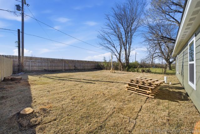 2814 N St Louis Avenue, Tulsa, OK 74106