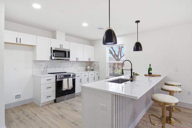 2814 N St Louis Avenue, Tulsa, OK 74106