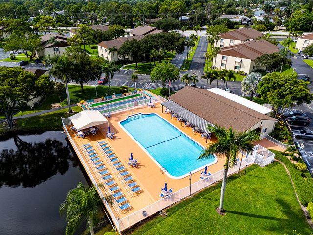 118 Lake Pine Circle A-2, Greenacres, FL 33463