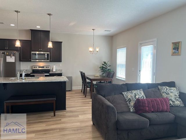 1026 Grayson Avenue, Hinesville, GA 31313